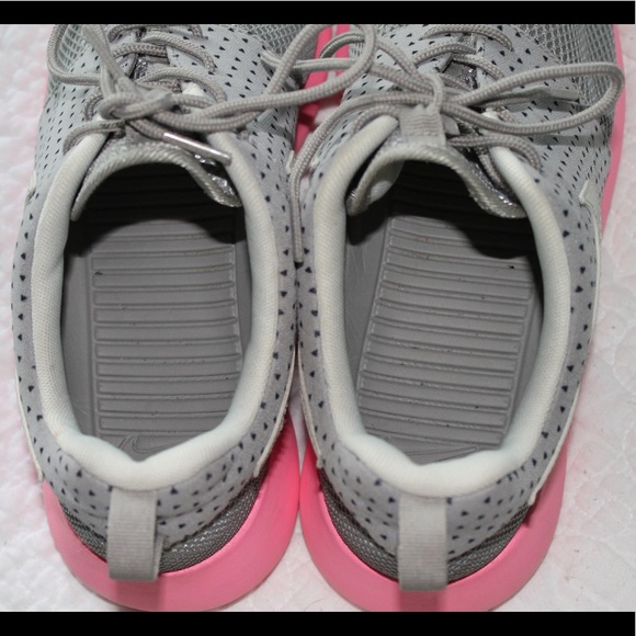 ❗️RARE❗️Nike Roshe Run Limited Edition - Picture 5 of 5